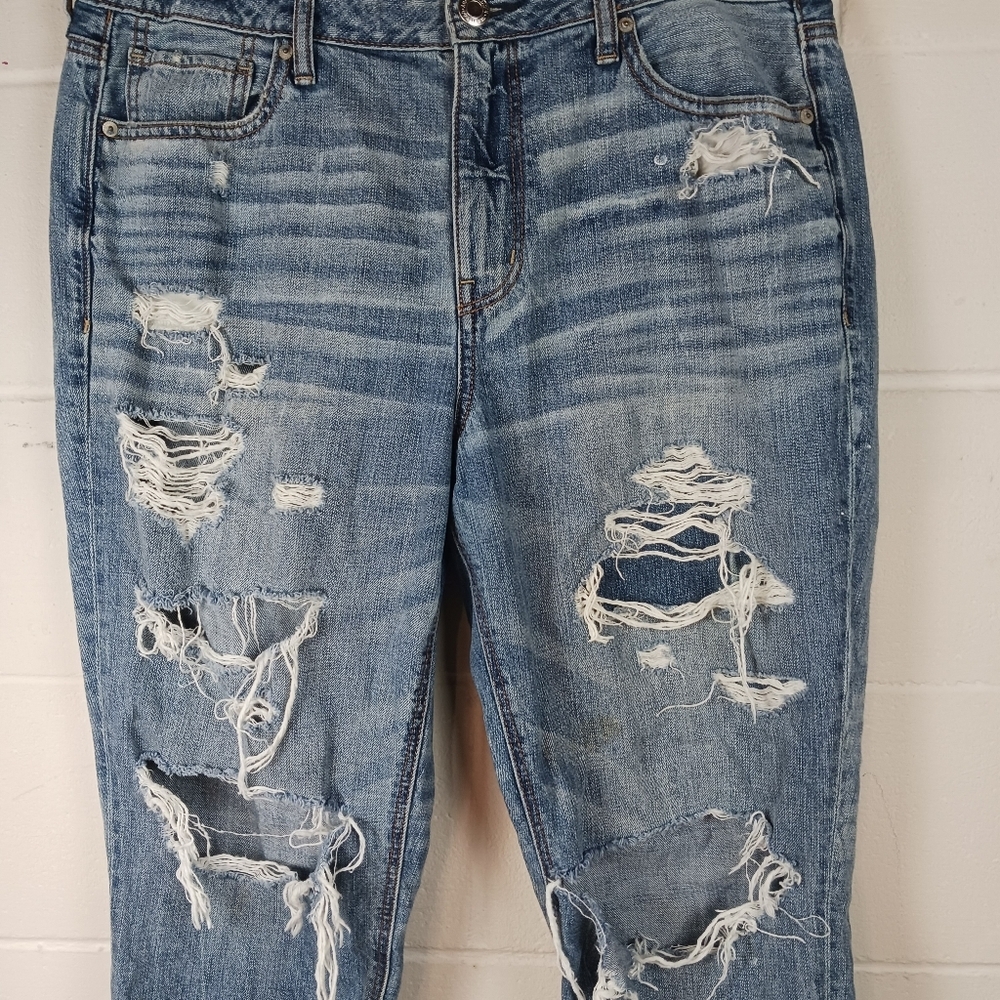 American Eagle Highrise Tomgirl Jeans Size 16 Short Distressed Boyfriend Fit‎ - Picture 2 of 8